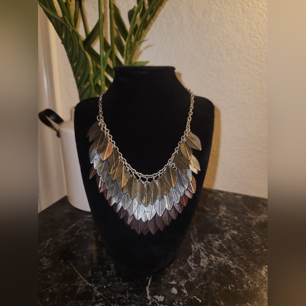 Cluster Metal Feather Layer Multi Color Metal Nec… - image 2